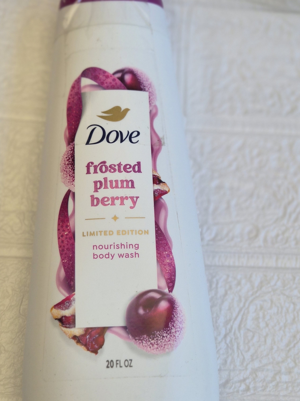 Dove Frosted Plum Berry Nourishing Body Wash - Pink